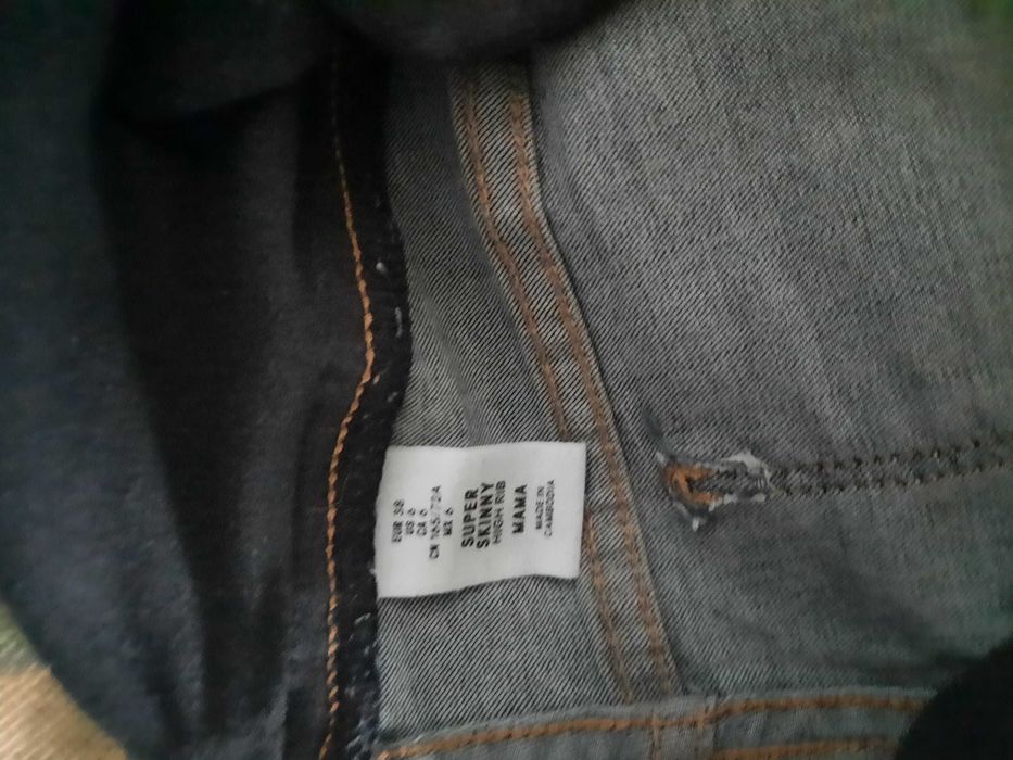 Jeansy ciążowe marki H&m
