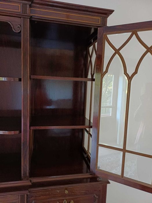Louceiro em madeira maciça, de sala de jantar