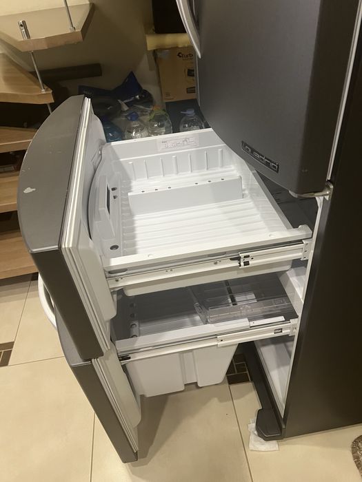 Холодильник Hotpoint Ariston
