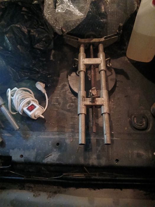 Лапи для розвалу авто
