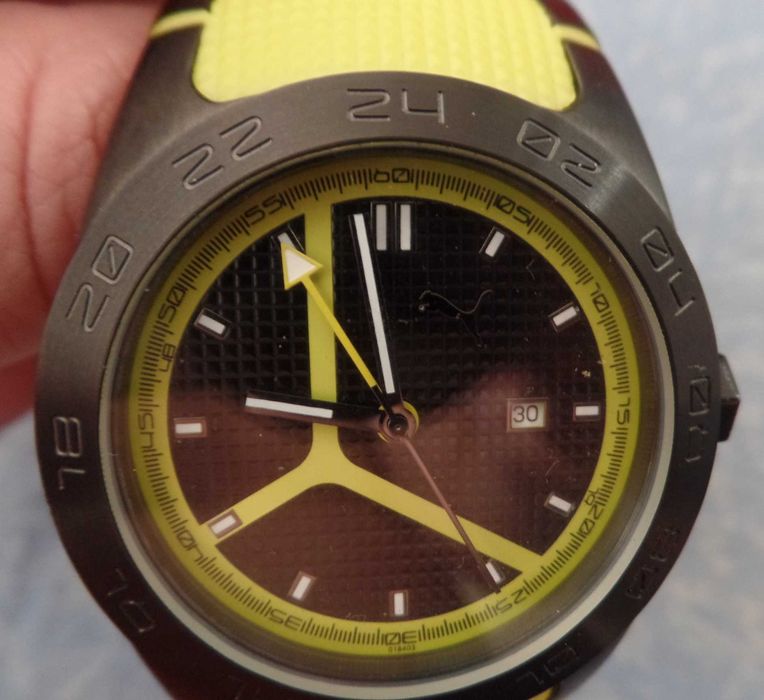 Relógio Puma modelo 101841 – NOVO, nunca usado (caixa vermelha)