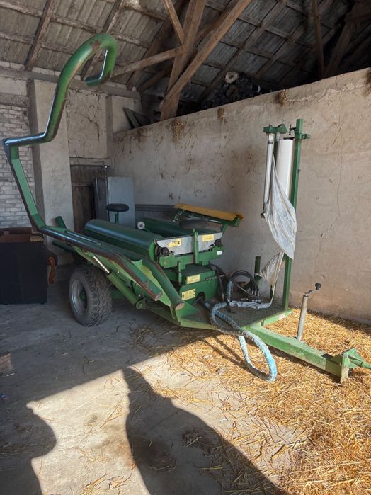 Owijarka samozaladowcza awid