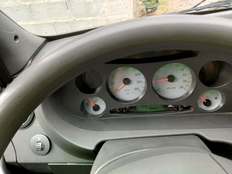 Vendo esta linda auto vivenda ano 2000