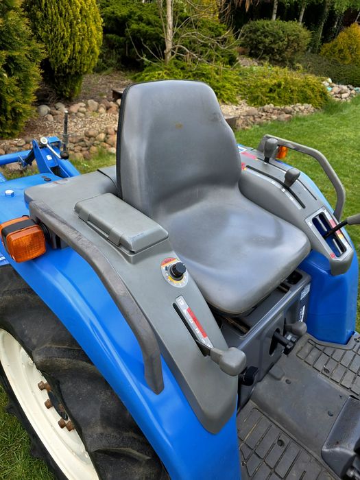 Iseki Sial 17KM 4x4 Oryginał PROMOCJA Ładowacz Glebogryzarka  / nie Kubota Yanmar  Mitsubishi