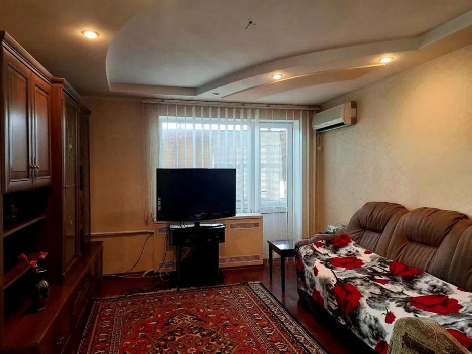 Продам великогабаритну однокімнатну квартиру біля автовокзалу - 38 м.