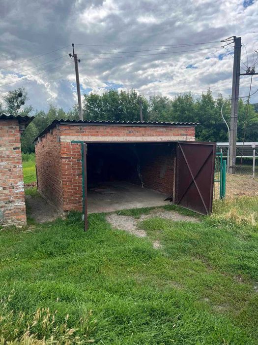 Продам капітальний гараж у місті Гайсин по вулиці Заводській