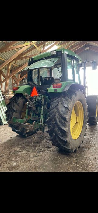 Трактор John Deere 6400