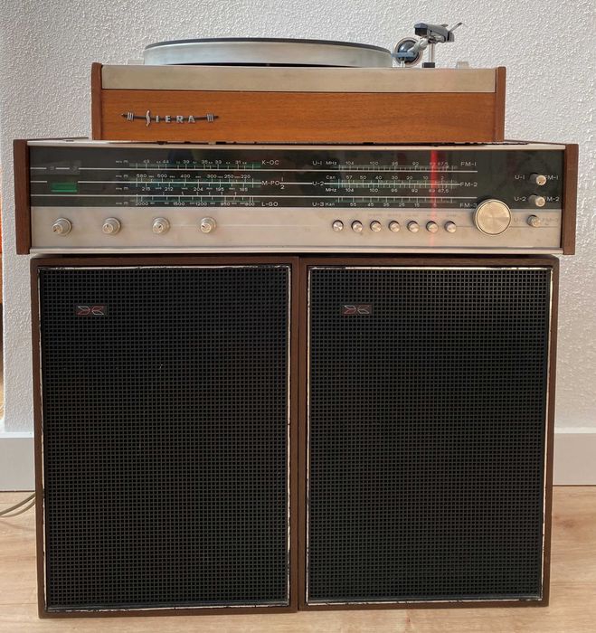 Leitor de vinil - rádio - sintonizador e par de colunas  VINTAGE SIERA