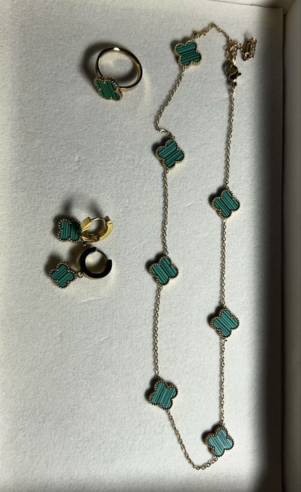 Набір прикрас в стилі Vancleef