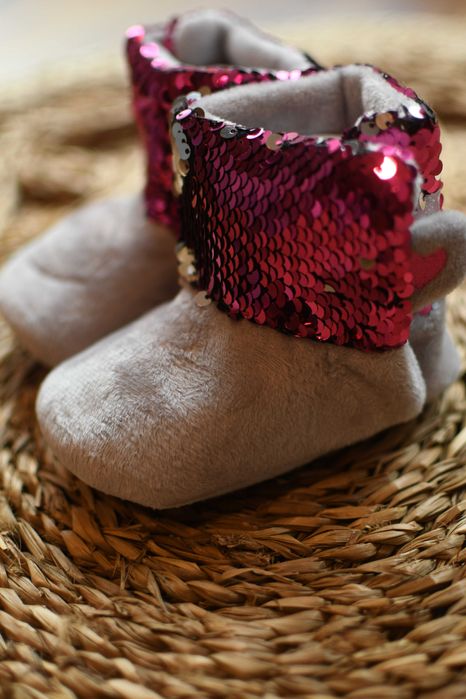 Nowe buciki botki cekinowe ciepłe dla dziewczynki