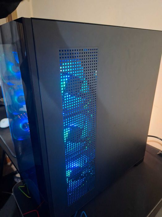 PC Gaming  com gráfica RTX 4070,  em excelente estado, pronto a jogar.