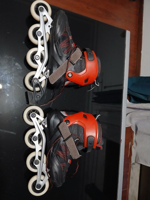 Patins oxelo numero 43 usados meia dúzia de vezes estao como  novos .