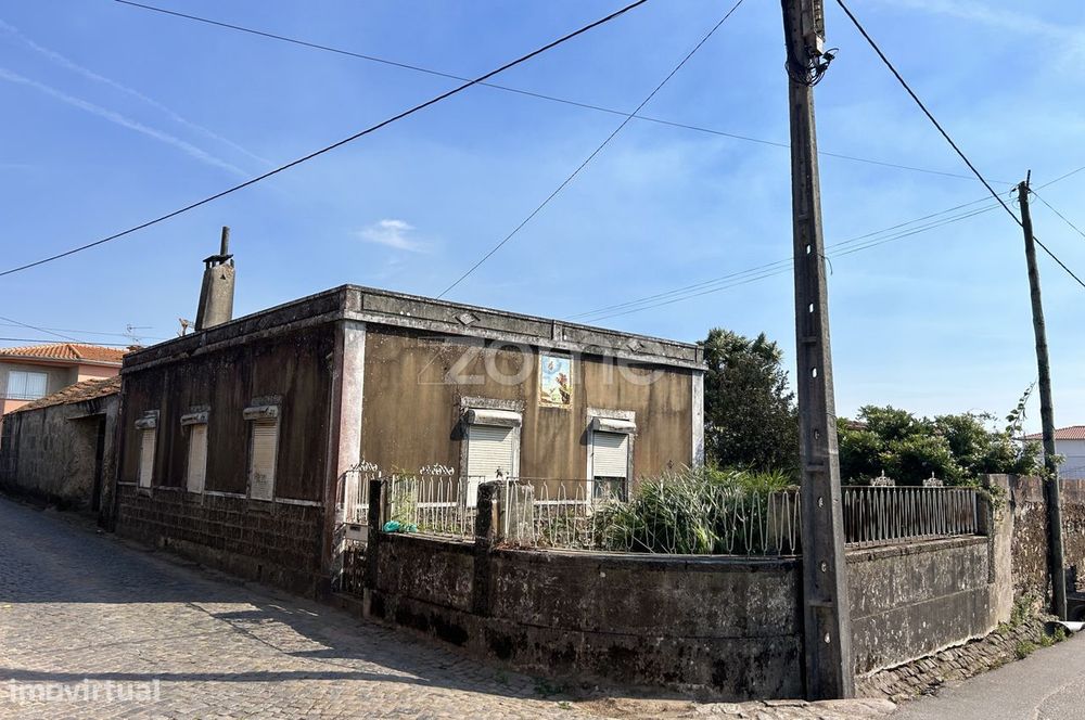 Casa com terreno de 2000 m2 em Criaz Apúlia