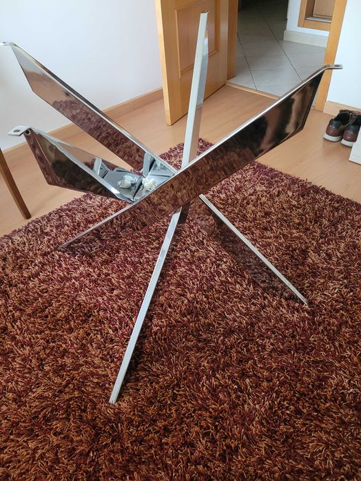 Mesa de vidro redonda 120cm pés metal, cromado.
