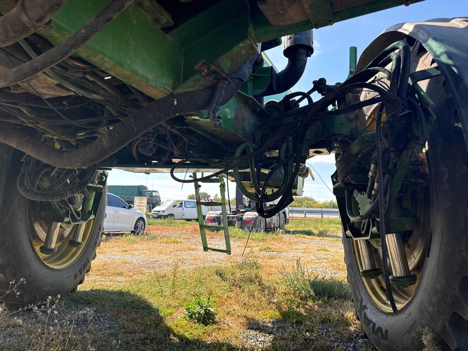 Обприскувач John Deere 4930