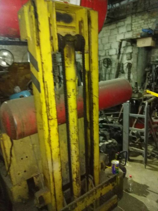 Кара погрузчик навантажувач