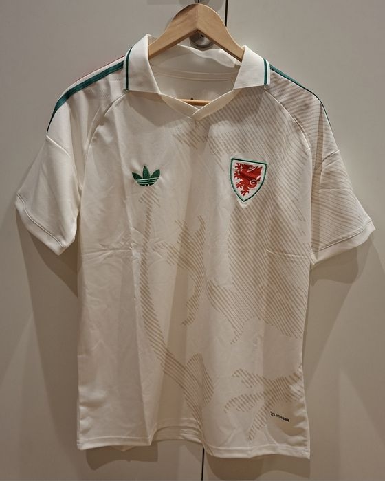 Camisola Wales away