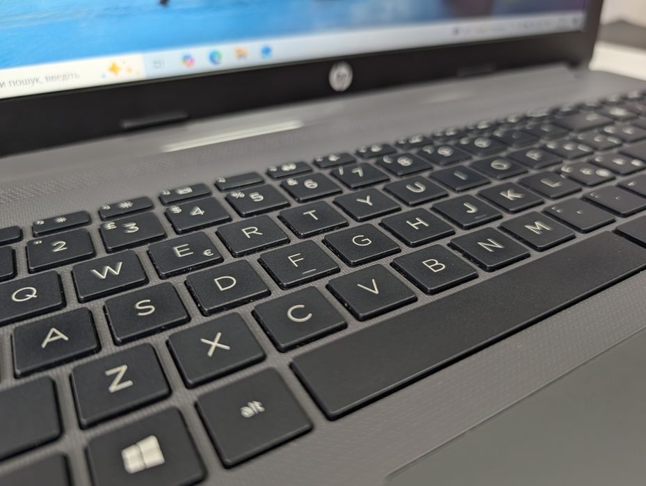 Ноутбук HP 250 G7/i3-7020U/8GB/256GB/FHD/15"/Бюджетний/Надійний/Стильний/Для роботи/бізнесу/навчання/Бухгалтера/По перерахунку ОПТ Роздріб