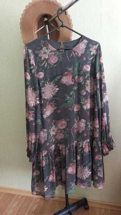 Красива, невагома, шифонова сукня