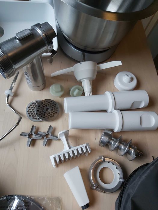 Robot kuchenny Bosch MUM + maszynka, blender i akcesoria