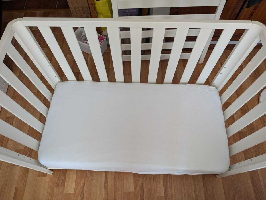 berço branco doco sleeping 120x60 com rodinhas + colchão