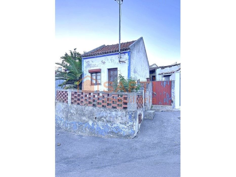 Moradia T2 para restaurar