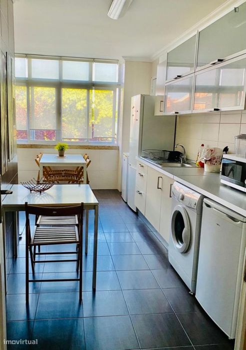 Quarto - localizado em Roma-Areeiro Lisbon