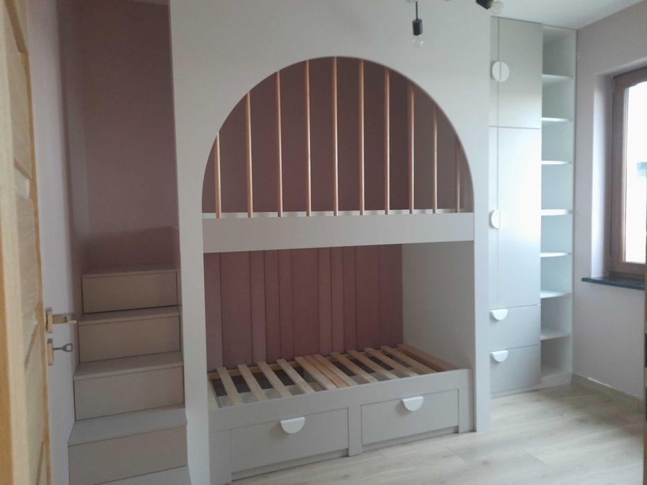 MIĘDZY PÓŁKAMI – Meble na Wymiar | Projekt i Wykonanie