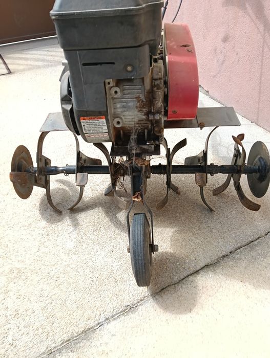 Motoenxada da marca Pubert