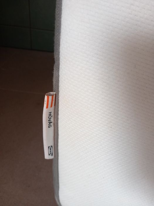 Camas de casal e colchão, vendido junto ou separado