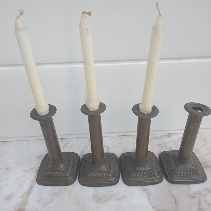 4 castiçais vintage em metal