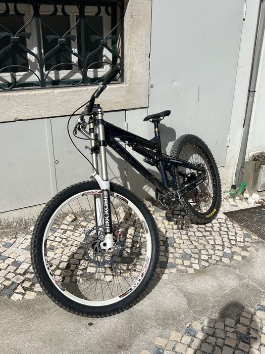 Bicicleta intense de downhill para troca