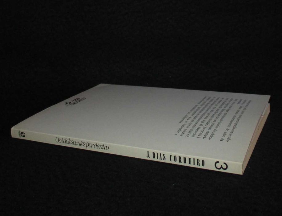 Livro Os Adolescentes por dentro J. Dias Cordeiro