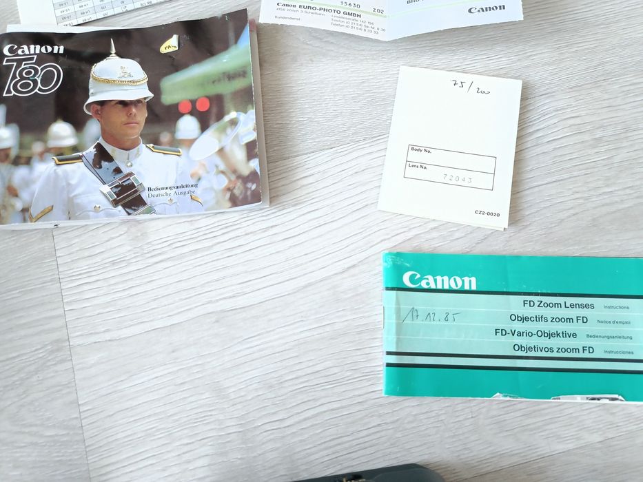 Zestaw kolekcjonerski Canon T80 + Rimowa + obiektywy + lampa + statyw