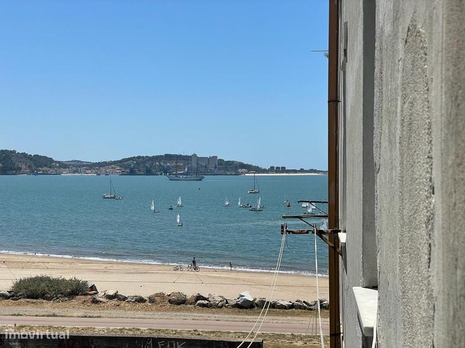 T2 totalmente remodelado em Oeiras, Dafundo