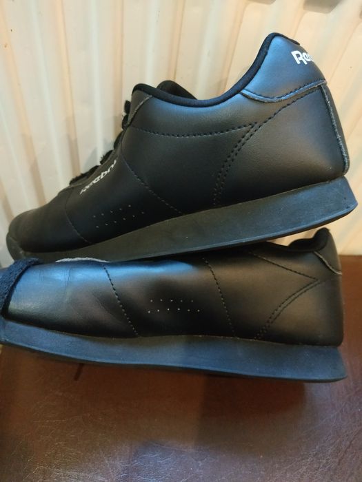 Жіночі кросівки 38 розміру Reebok
