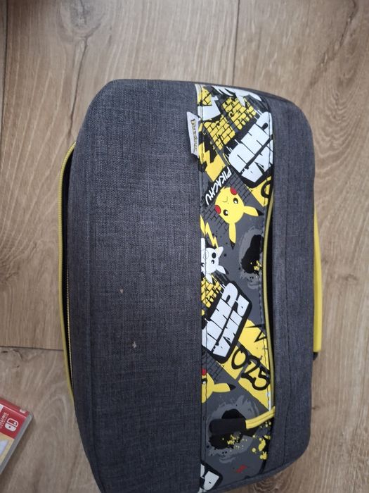 Nintendo Switch Fortnite Edition + 3 gry + etui + karta pamięci 64GB