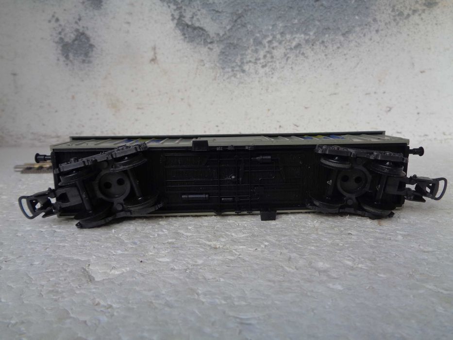 1:87 LIMA Vagão de mercadorias Varta com tampsa de abrir comboio