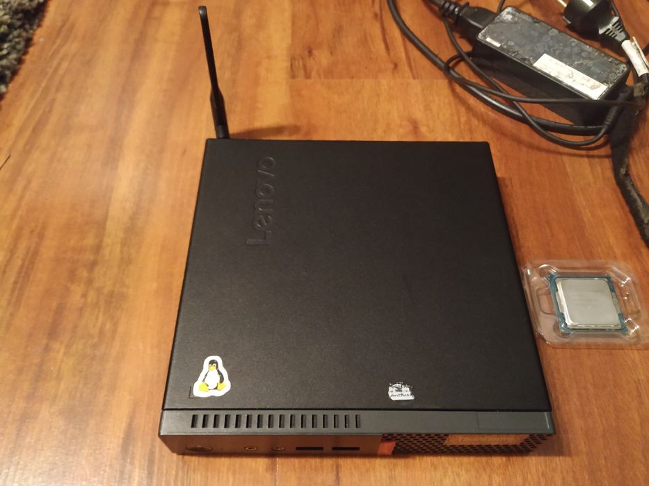Mini komputer Lenovo ThinkCentre M710q Intel Core i3-7100T 4 GB RAM Wi-Fi Solus Linux Xfce