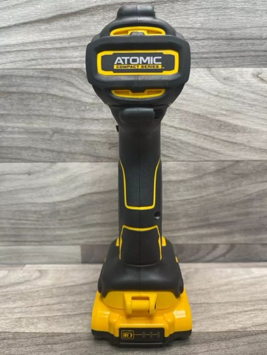 Безщітковий імпульсний ударний шуруповерт гвинтоверт DEWALT DCF809D1