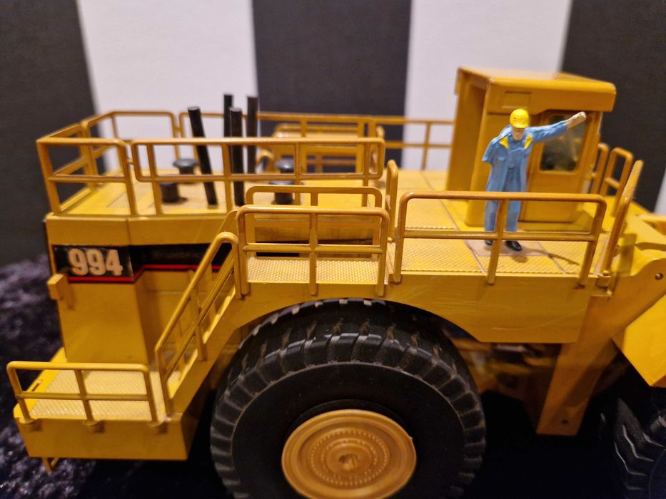 NZG 366 Caterpillar 992 1:50  Komatsu WA 600-8 1:50 Ładowarka kołowa