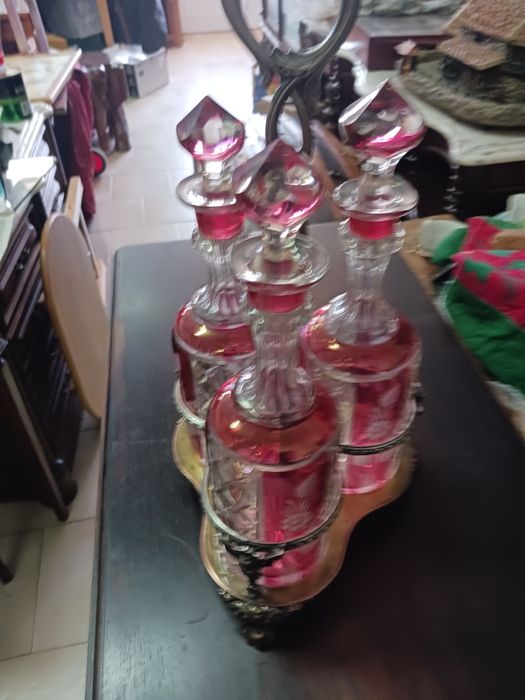 Uma linda peça licoreiro