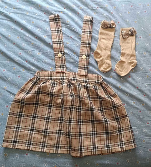 Conjunto saia + meias a condizer