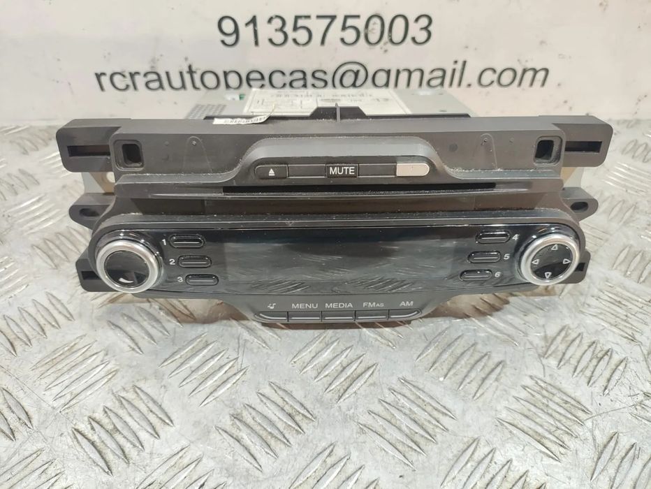 Auto radio CD Original Alfa Romeo Giulietta 940
