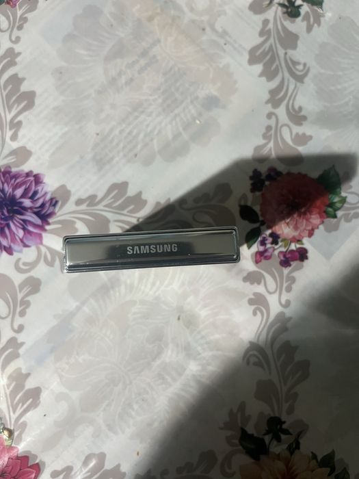 Samsung Galaxy flip 5 8/256