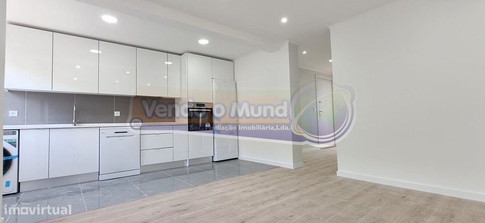 Apartamento T2 na Amadora (LXAMD038)