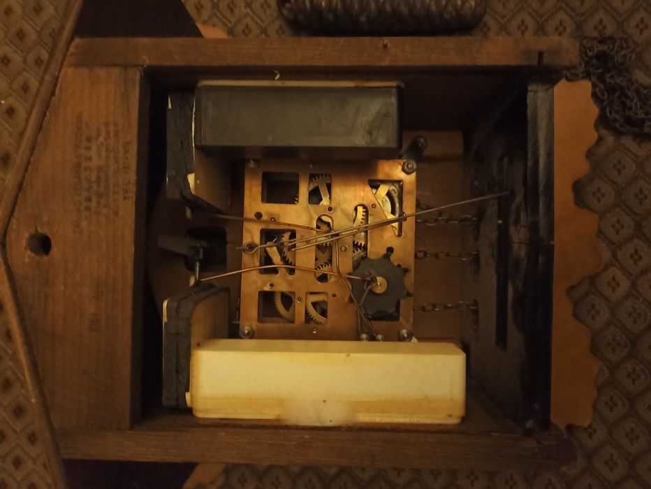 Stary zegar z kukułką