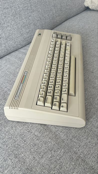 Retro komputer Commodore 64 (C64)