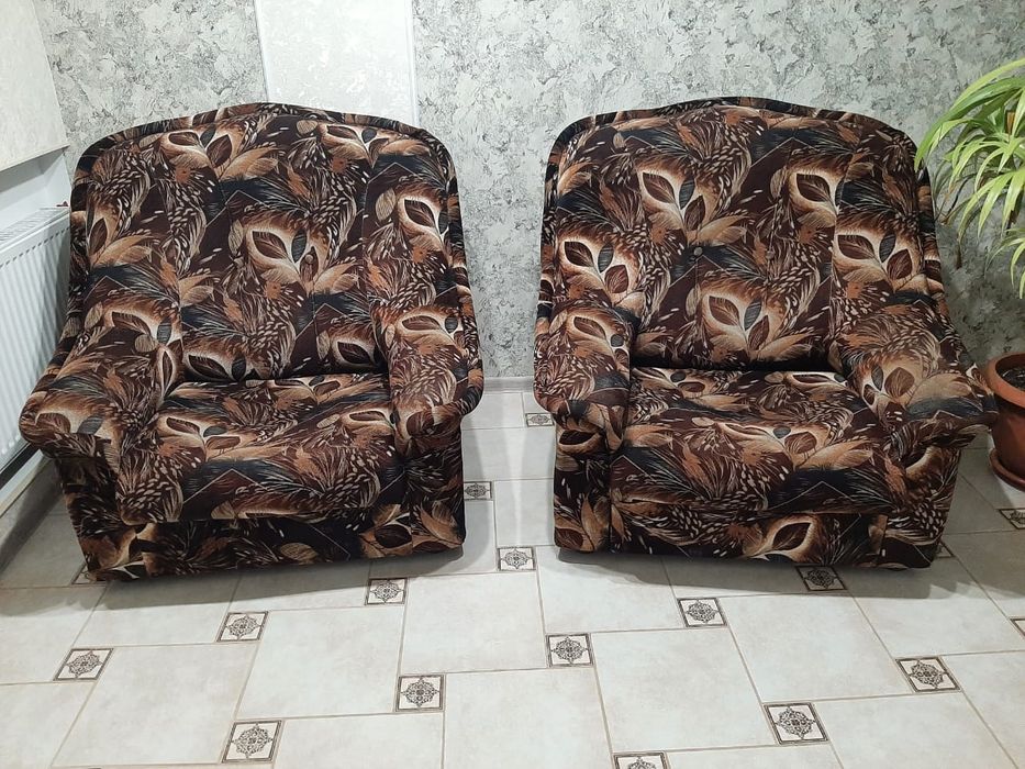 Диван з двома кріслами