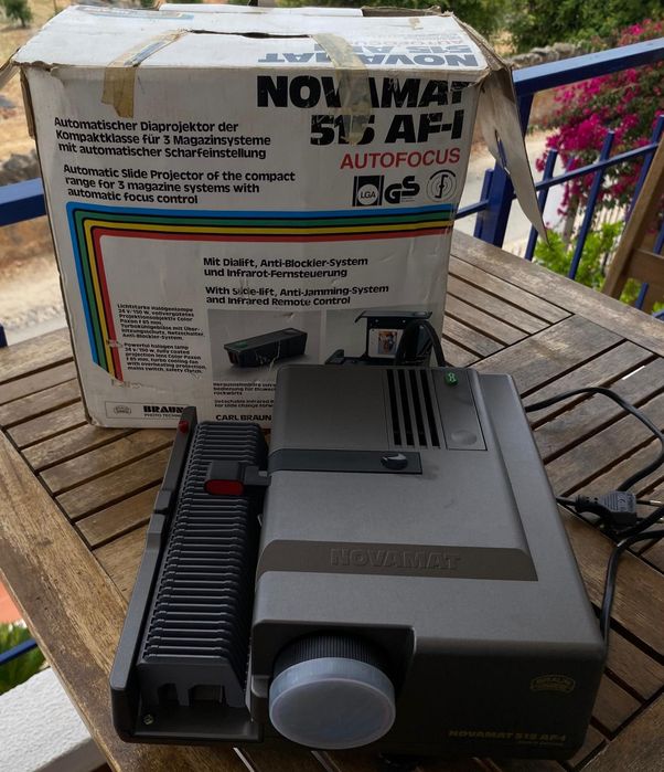 Projetor de Slides Braun Novamat 515 AF-I Autofocus c/ Caixa Original (Made in Germany)